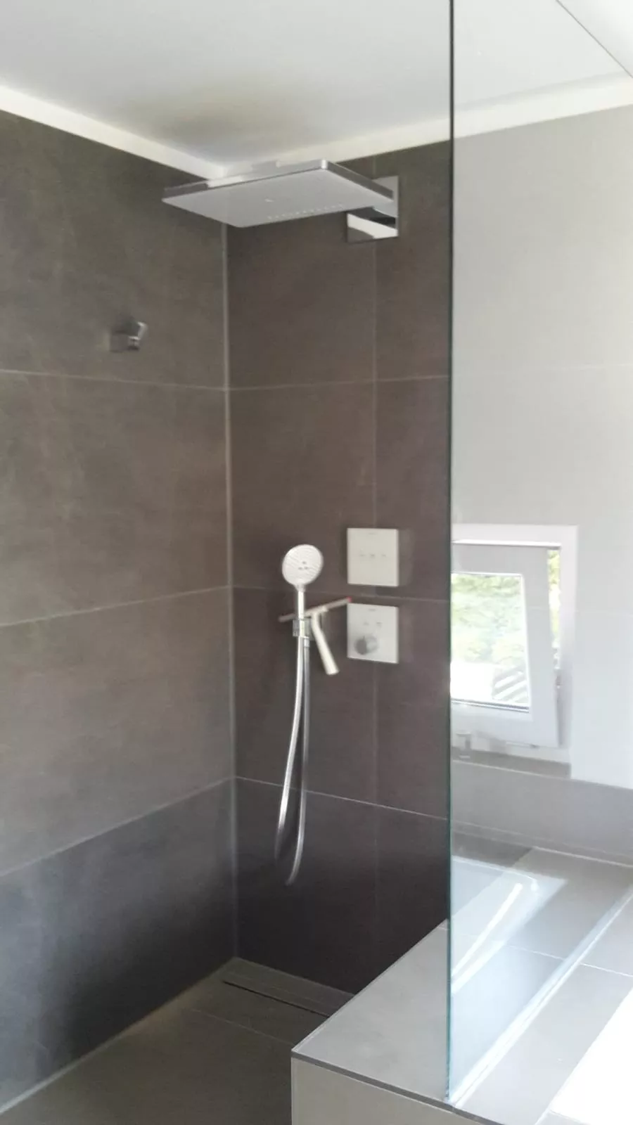 Bodengleiche Dusche mit Regenbrause